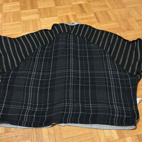 Alembika Stylish Gray and Black top - Picture 10 of 13